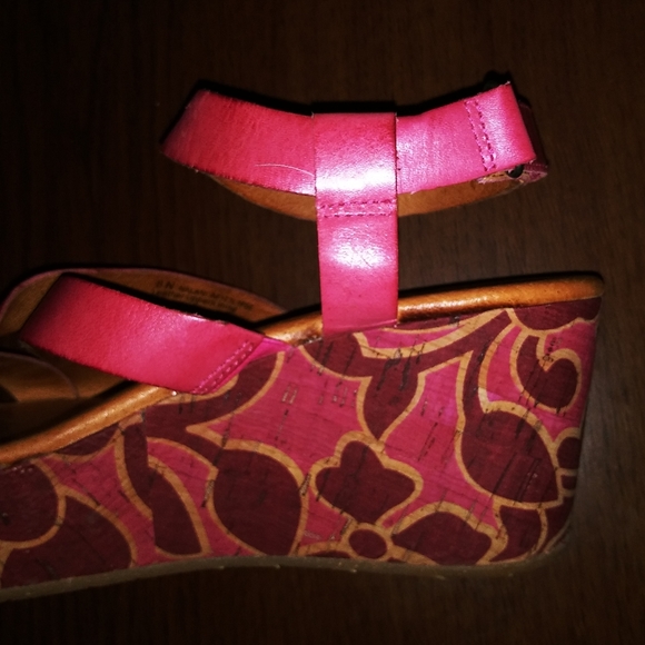 Good As New Naya 'Nalani' Wedges - Picture 8 of 8